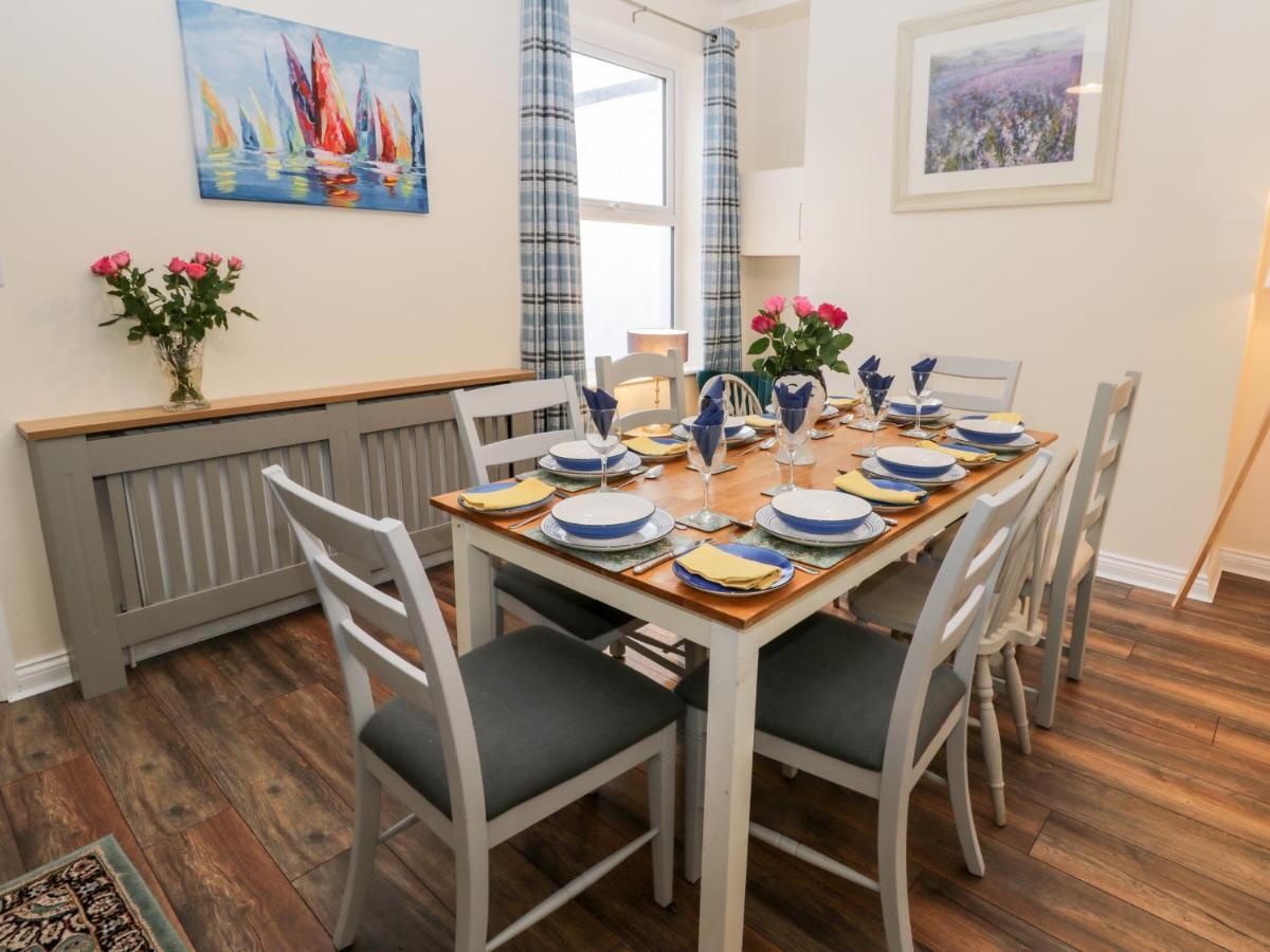 Harbour Hideaway Villa Whitby Ngoại thất bức ảnh