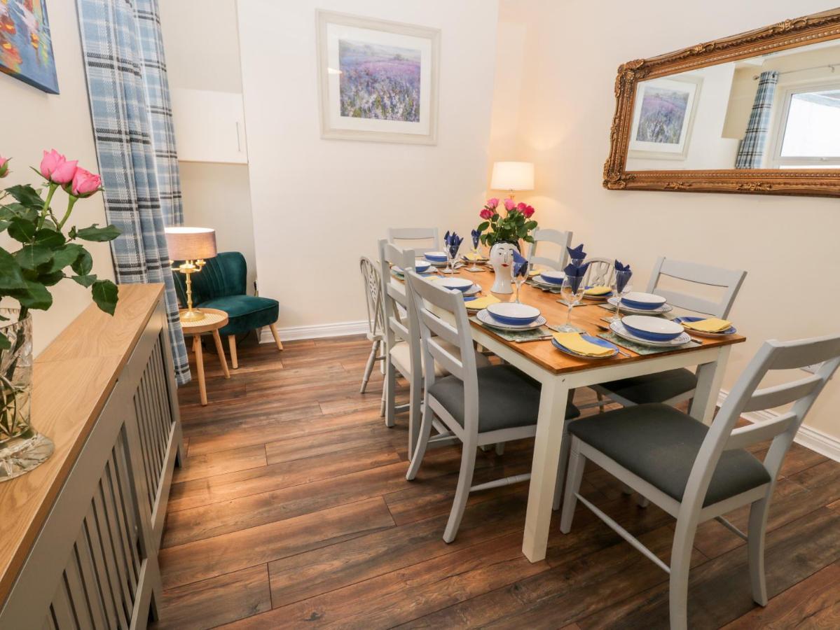 Harbour Hideaway Villa Whitby Ngoại thất bức ảnh