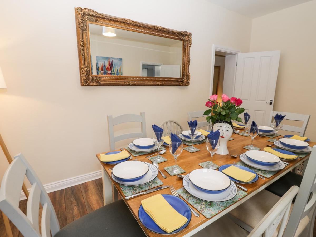 Harbour Hideaway Villa Whitby Ngoại thất bức ảnh